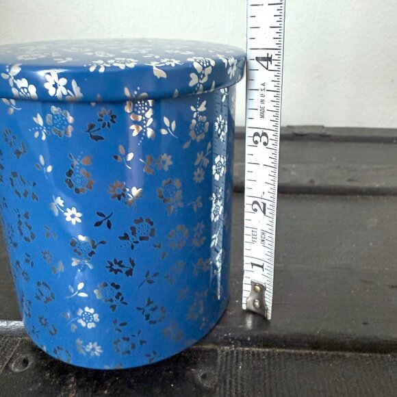 Vintage Tea Tin | Blue & White Floral Metal Lidded Storage Container | Cylinder - Picture 8 of 9